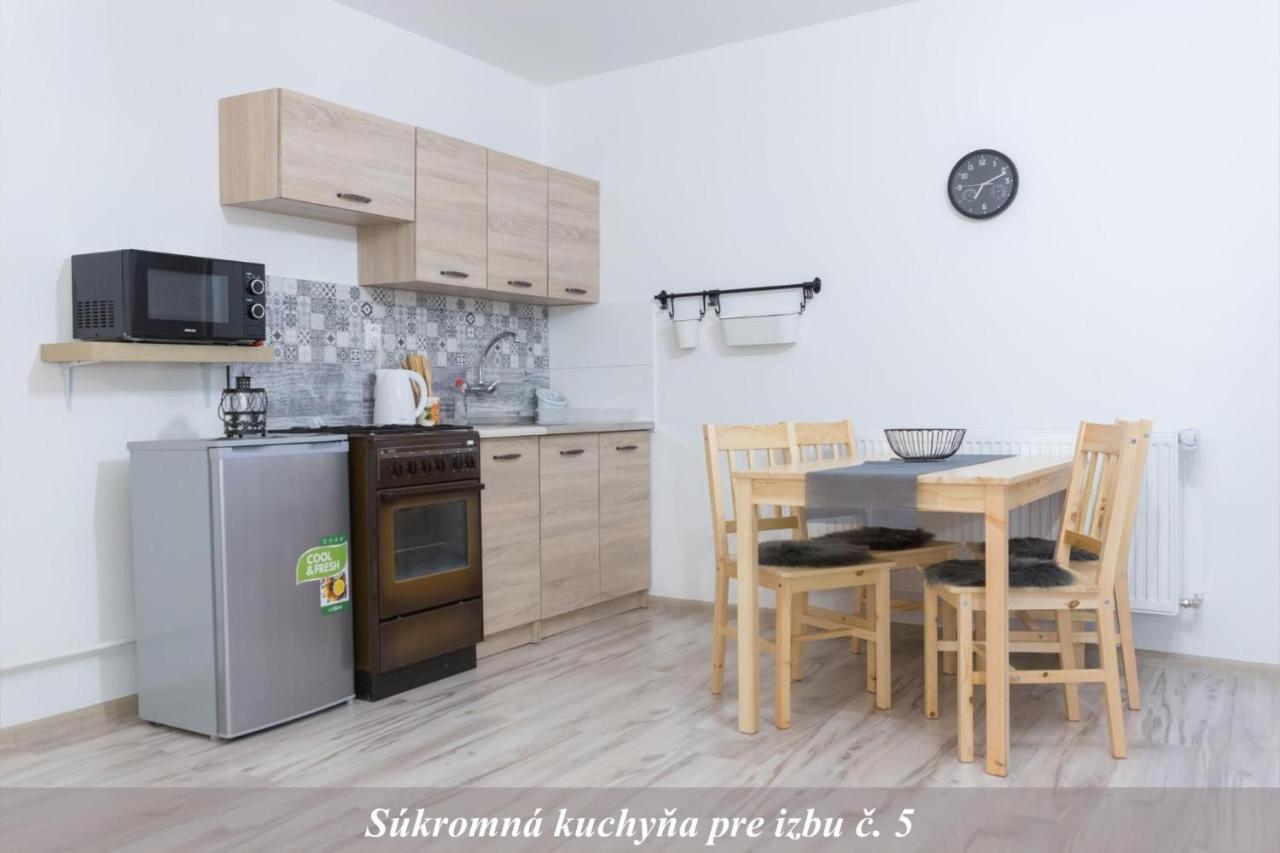 Ubytovanie Adina Poltar Εξωτερικό φωτογραφία