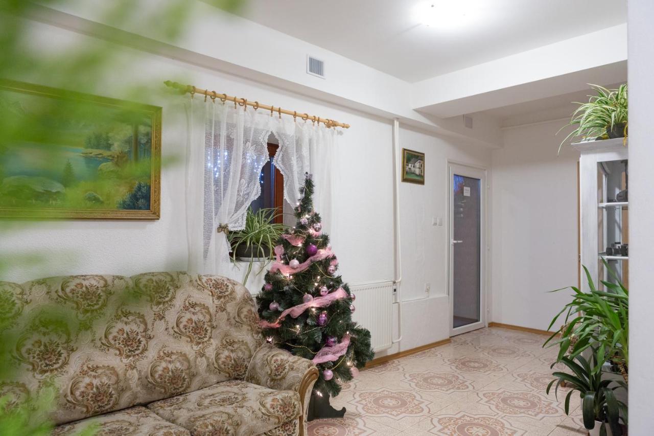 Ubytovanie Adina Poltar Εξωτερικό φωτογραφία